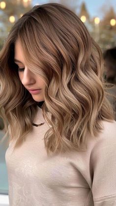 Hair Color Ideas 2024 Summer, Hair Color Ideas Natural Colors, Muted Blonde Balayage, Hair Colours For Fair Skin, Hair Styles Fall 2024, New Hair Colors 2024, Hair Color Trends 2024 Summer, Shades Of Dark Blonde, Hair Trends 2024 Color