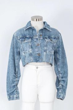 denim jacket Cropped Jean Jacket, Crop Jean Jacket, Tomboy Style Outfits, Cropped Denim Jacket, Tomboy Fashion, Trucker Jacket, Cropped Denim, Dream Clothes, The Details