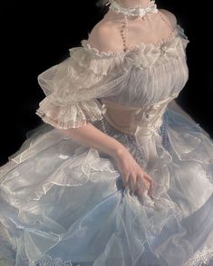 Victorian Pfp, Medieval Princess Aesthetic, Fancy Dresses Aesthetic, Wedding Dresses Aesthetic, Victorian Ball Gowns, Victorian Era Dresses, Kawaii Outfit Ideas, Fancy Gowns