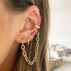 14k gold chubby half round ear cuff with a hollowed back SPECIFICS • cuff is approx. 4mm wide• opening is approx. 6mm Padawan Braid, Flush Set Diamond, Helix Piercing Jewelry, Threader Earrings Gold, Gold Diamond Earrings Studs, Gold Bar Earrings, Gold Diamond Studs, Gold Ear Cuff, Bar Stud Earrings