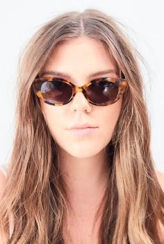 A vintage take on your everyday sunnies. This timeless cateye look is so elegant and will never go out of style. CR39 Polarized Lenses Sunglasses Fashion, Glasses Sunglasses, Polarized Lenses, Style Chic, Go Out, Out Of Style, Maui, Sunnies, Going Out