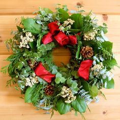 Fragrant Holiday Wreath - Creekside Farms Fresh salal Classic Wreath, Dried Wreath, Holiday Wreaths Christmas, Natural Wreath, Pinecone Wreath, Blue Wreath, Wreaths And Garlands, Seasonal Wreaths, Holiday Wreath