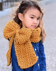 Ravelry: Gift Wrapped Cowl pattern by Marken of The Hat & I Toddler Infinity Scarf, Beau Crochet, Fast Crochet, Bow Scarf, Crochet Cowl Pattern, Kids Scarf, Cowl Pattern, Cowl Scarf, Yarn Sizes