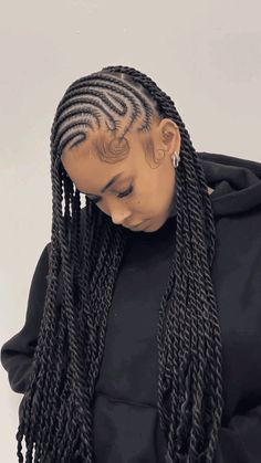 lemonade braids, fulani bohemian braids, cornrows, black, black girl, knotless braids Lemonade Funali Braids, Canrows Going Back Braids, Cute Simple Braids For Black Women, Side Fulani Braids, Flulanni Braids, Lemonade Fulani Twist, Lemon Fulani Braids, Short Lemonade Braids, Lemon Braids