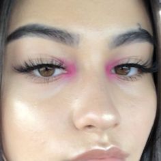 Colored Eyeshadow Looks Simple, Tear Duct Makeup, Eye Makeup Valentines Day, Cute Makeup Looks Colorful, Subtle Colorful Eye Makeup, Hslot Makeup, Pink Under Eye Makeup, Makeup Looks Fun, Makeup Looks Eyeliner