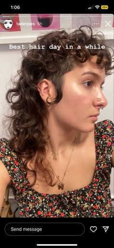 Curly Mullet Shaved Sides, Short Curly Mullet Women, Curly Mullets, Gay Mullet, 3a Hairstyles, Curly Mullet Hairstyle Women, Side Curly Hairstyles, Curly Wurly, Haircut Inspo