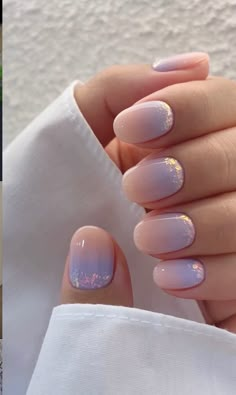 Nails Art Sparkle, Classy Pastel Nails, Holographic Dip Nails, Pastel Sparkle Nails, Cute Pastel Nail Art, Pretty Nude Nail Designs, Pastel Gel Nails, Trendy Pastel Nails, Opalescent Nails