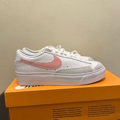 Womens Nike Blazer Low Platform White/Pink Glaze White Black Dj0292-103 Brand New In Box Womens Nike Blazer, Nike Shox For Women, Pretty Sneakers, Pink Nike Shoes, Nike Blazer Low, Blazer Low, White Shoes Sneakers, Nike Tennis Shoes, Cute Nike Shoes