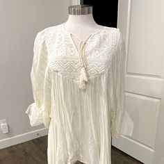 New Without Tags Off White Bohemian Tops For Vacation, Bohemian Off-white Top For Beach, Off White Bohemian Top For The Beach, Bohemian Off White Top For Beach, Cream Peasant Top For Summer Vacation, Cream Peasant Top For Summer Beach, Cream Peasant Top For Beach Summer, Summer Cream Peasant Top For Beach, White Summer Peasant Top For Vacation