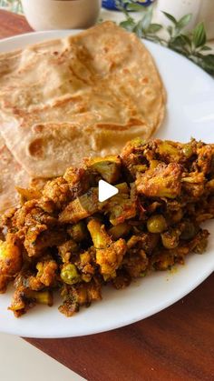 Nisha on Instagram: "Winter special easy quick lunch recipe😍ALOO GOBHI MATAR🌼
#recipevideo #easyrecipes
.
Crushed masala I added - mixture of coriander seeds 1 tsp+soanf 1 tsp +laung 3-4 +kali mirch6-7+jeera 1/2 tsp+kalaunji 1/2 tsp

For masala paste- salt to taste +haldi- q1 tsp+ red chilli powder-1.5 tsp +coriander powder-1 tsp
Garam masala-1/2 tsp
.
#indianfood #foodindia #vegetarian #foodies #foodlover #foodporn #lunchbox #lunchtime #lunchideas #foodreels #reel #reelsinstagram #reelitfeelit #foodreels #viralpost #viral #trending #dinner #dinnerideas #recipes #vegfood #gharkakhana" Quick Lunch Recipes, Lunch Recipe, Quick Lunch, Coriander Powder, Quick Lunches, Red Chilli, Coriander Seeds, Chilli Powder, Garam Masala