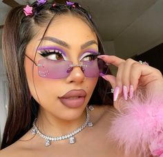 Bratz Doll Makeup, Y2k Makeup, Doll Halloween Costume, Barbie Makeup, Cool Makeup Looks, Doll Makeup, Creative Eye Makeup, Creative Makeup Looks, Pink Makeup