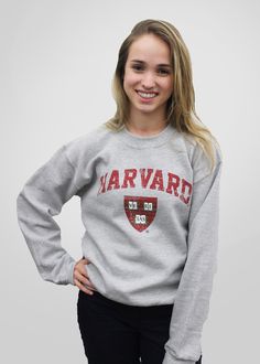 Harvard Sweatshirt Harvard Sweater, Sweaters And Hoodies, Harvard Sweatshirt, Sweatshirt Makeover, Vintage Crew Neck, Sweatshirt Refashion, Chic Sweatshirt, Outfit Quotes, Harvard University