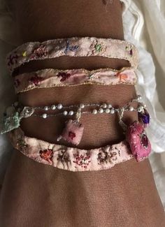 Fabric Bracelets Diy, Fiber Jewelry, Dope Jewelry, Creation Couture, Textile Jewelry, Funky Jewelry, Jewelry Lookbook, Dream Jewelry