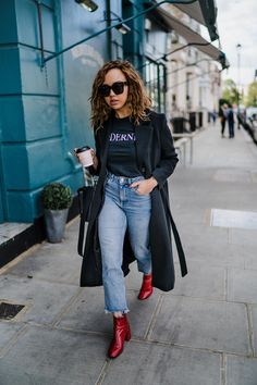 MODERNISM Red Boots Work Outfit, Red Boots Styling, Red Booties Outfit Winter, Outfit Botines Rojos, Chic Red Ankle Heeled Boots, Chic Red Winter Boots, Red Booties Outfit, Samantha Maria, Casual Bar Outfits