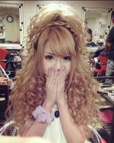 Curly Hairstyles Male, Gyaru Hair, Hairstyles Male, Dolly Fashion, Gyaru Fashion, Hair Stylies, Very Short Hair, Knotless Braids, Jairzinho