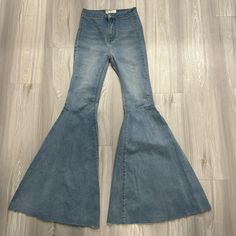 Size W24 Jeans Free People, Free People Jeans, Bell Bottoms, Flare Jeans, Wide Leg, Free People, Color Blue, Women Jeans, Women Shopping