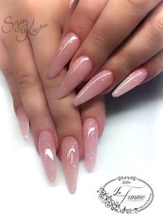 Round Long Acrylic Nails, Pink Long Almond Acrylic Nails, Latina Almond Nails, Almond Shaped Nails Designs Pink, Soft Pink Almond Nails, Long Almond Shaped Nails, Long Round Nails, Classy Almond Nails, Almond Acrylic Nails Designs