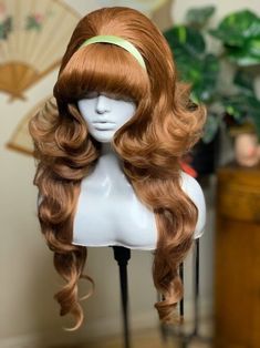 Hairstyles From The 60s, Villain Hairstyles, Drag Hairstyles, Cool Wigs, Creative Wigs, 60's Hairstyles, Dramatic Hairstyles, Artistic Hairstyles, 50s Hair