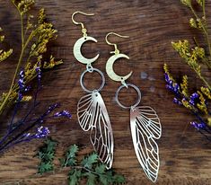 Boho butterfly wing and moon dangling earrings. 24 k gold plated moon and 18 k gold plated silver hooks. Handmade Gold Wing-shaped Earrings, Butterfly Moon, Boho Butterfly, Butterfly Wing, Dangling Earrings, Moon Earrings, Butterfly Wings, Gold Plated Silver, Favorite Jewelry