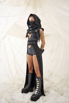 Assassin Rave Outfit, Psytrance Festival Outfit, Witchy Rave Outfit, Rave Fit Ideas, Dark Techno Outfit, Desert Festival Outfits, Psytrance Outfit, Rave Belt, Halloween Festival Outfit