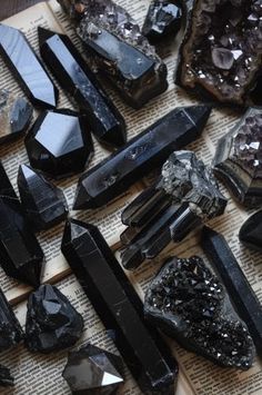 Dark Academia Crystals, Obsidian Crystal Aesthetic, Black Crystals Aesthetic, Oathbreaker Paladin, Dark Powers, Shiny Rocks, Crystals Aesthetic, Protection Aesthetic, Different Crystals