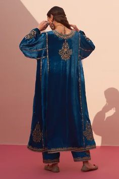 Shop for Angad Singh Blue Velvet Embroidered Choga Set for Women Online at Aza Fashions Embroidered Pants, Mirror Work, Blue Velvet, Aza Fashion, Floral Pattern, Types Of Sleeves, Velvet, Thing 1, Dresses