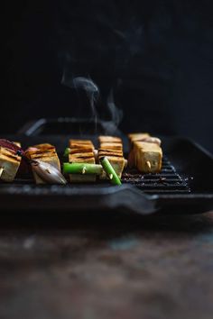 Succulent tofu skewers with a 4-ingredient dipping sauce this Japanese-inspired recipe is the vegan perfect finger food. Tofu Skewers, Yakitori Skewers, Vegan Black Bean Burger, Vegetable Skewers, How To Press Tofu, Grilled Peppers, Satay Sauce, Grilled Tofu, Quick Appetizers