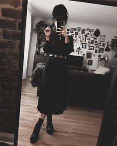 Miranda Rights, Goth Outfit Ideas, Corporate Goth, Casual Goth, Boho Goth, All Black Fashion, Witchy Fashion, Goth Aesthetic, Gothic Outfits