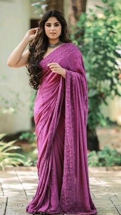 Aparna Thomas, Birthday Guest Outfit, Women In Saree, Saree Blouse Styles, Fancy Saree, Shoot Photography, Set Saree, Global Dress, Indian Fashion Saree