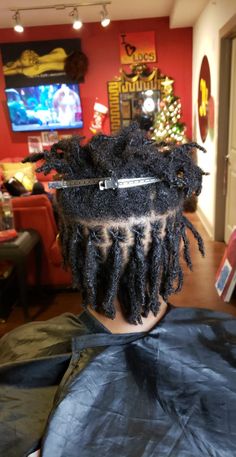 Interlocking 4 month old locs Interlocks Locs, 4 Month Locs, Interlocking Locs Starter, Diy Interlocking Locs, Interlocked Locs, How To Interlock Locs, Interlocking Locs, 7 Months Loc Journey, Loc Interlocking