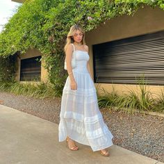 Romantic Honeymoon Outfits, White Sundress Outfit, Modest Outfits Dresses, White Sundress Long, Modest Long Dresses, Tight Prom Dresses, Sundress Outfit, Honeymoon Outfits, Maxi Skirt Outfits