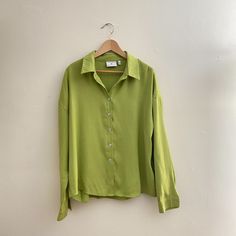 "Woven button-up blouse with subtle shimmer appearance. Full length torso and full length sleeves. Opaque and not see-through. Pre-loved item. Good condition. Brand: Daisy Street Size on tag: Women's XXL, but refer to measurements below. Pit to pit: 50\" Length: 25.5\" Shoulders: 24\" Sleeves: 21\" Please allow 0.5\" margin of error for measurements, they are taken by hand. Material: 100% viscose Wash: Machine wash cold. Line dry. Made in: China" Green Long Sleeve Blouse With Button Closure, Green Button Up Shirt Outfit, Button Up Shirt Outfit, Green Button Up Shirt, Green Long Sleeve, Green Button, Green Blouse, Shirt Outfit, Womens Clothing Tops