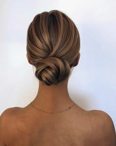 Trendy Updos, Updos For Medium Length Hair, Veil Hairstyles, Penteado Cabelo Curto, Wedding Hair And Makeup, Bride Hairstyles, Ombre Hair, Trendy Hairstyles