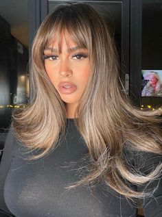 Black And Blonde Hair Short, Black And Blonde Hair Black Women, Honey Blonde Hair On Latinas, Bardot Bangs, Haute Hair, Hairstyles For Layered Hair, Ombré Hair, Hair Flip, Fringe Hairstyles