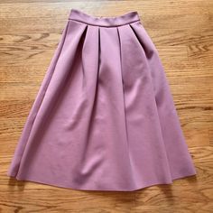 Asos Pink Pleated Scuba Skirt 4. Fits Like A Size 2. Color Is A Dusty Pink. Picture In Black To Show What The Skirt Looks Like On. New Without Tags. Scuba Skirt, Skirt Looks, Dusty Pink, Womens Skirt, Asos, Size 2, Size 4, Snoopy, Skirt