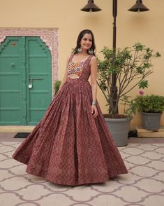 Designer 2024 Kutchi Gamthi lace and Kodi work Navratri Gown Shop Now at shivtraa.in @shivtraa.in #navratri #navratrispecial #garba #india #durgapuja #mumbai #jaimatadi #durga #festival #love #instagram #devi #maadurga #photography #maa #diwali #bhfyp #k #dandiya #navratricollection #garbanight #durgamaa #garbalover #hinduism #indianfestival #instagood #indian #dussehra #garbadance #happynavratri Deity Clothes, Elegant Lehenga, Dress Designs For Stitching, Diwali Dresses, Diwali Outfits, Traditional Indian Dress