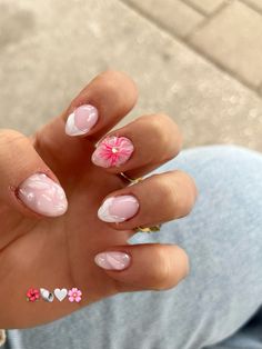 Summer nail inspo with a flower White Hibiscus Nails, Short Nail Inspo 2024, Gel Flower Nails, Island Nails Tropical, Moana Nails, Elegant Touch Nails, Band Nails, Happy Nails