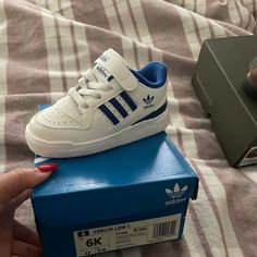 Toddler Brand New Adidas Size 6c. Never Worn, Pet Free, Smoke Free Home. Baby Adidas Shoes, Adidas White, Baby Sneakers, Shoes Adidas, Baby Bear, White Adidas, Toddler Shoes, Future Baby, Amelie