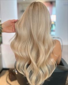 Salon Blonde Hair, Blonde Hairlights, Cool Tone Blonde Hair, Swedish Blonde Hair, Full Blonde Hair, Creamy Vanilla Blonde Hair, Highlights On Blonde Hair, Blonde Hair Hairstyles, Cream Blonde Hair