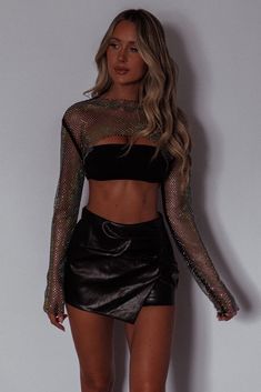 Electro Festival Outfit, Look Da Festival, Super Crop Top, Fishnet Crop Tops, Rave Fits, Festival Outfits Rave, Fest Outfits, Fiesta Outfit, Outfits Rave