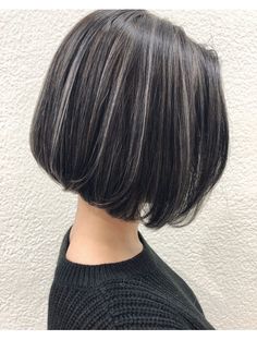 Color Straight Hair, Ice Hair, Hair Natural Color, Short Bobs, Grey Hair Transformation, Grey Highlights, Grey Hair Inspiration, Real Woman, Woman Hair