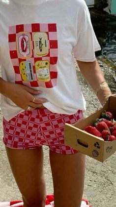 Summer Mini Shorts, Euro Summer Fashion, Travelling Outfits, Thailand Outfit, Euro Summer, Shorts Outfit, Aesthetic Women, Outfit Look