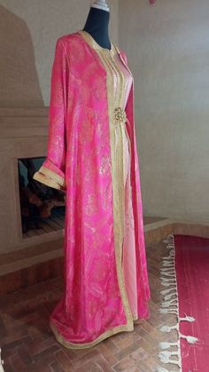 Luxury Traditional Pink Moroccan wedding dress Kaftan Raw Silk Gown For Eid And Traditional Ceremonies, Elegant Dupatta With Gold Embroidery For Traditional Ceremonies, Ceremonial Transitional Anarkali Kaftan, Elegant Raw Silk Gown For Traditional Ceremonies, Elegant Fitted Kaftan For Transitional Seasons, Elegant Silk Kaftan For Festivals, Festival Wedding Raw Silk Kaftan, Raw Silk Kaftan For Wedding And Festivals, Festive Raw Silk Wedding Kaftan