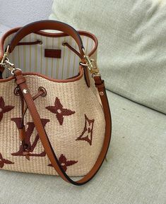 Instagram Amsterdam, Handbag Heaven, Pretty Bags, Iconic Bags, Vuitton Bag, Coco Chanel, Vintage Bags