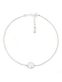 Classy pearl silver choker necklace, elegant and simple pearl necklace with white round flat baroque pearls, made of sterling silver entirely by hand. A minimalistic design is created by combining hand-picked pearls with a simple, thin silver chain. This necklace radiates timeless, classic beauty, making them fitting for customers of all ages.The universal beauty present both in pearls and minimalistic design, makes these earrings the perfect gift that you can not go wrong with!Pearl Valley coll Elena Necklace, Pearl Necklace Simple, Simple Pearl Necklace, Delicate Choker, Modern Silver Jewelry, Simple Pearl, Silver Choker Necklace, Necklace Elegant, Magical Jewelry