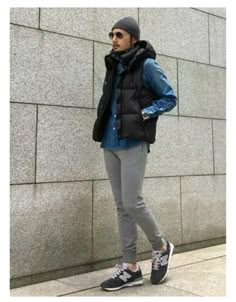 Black Sneakers Outfit, Man Streetwear, Dad Outfits, Best Fashion Photographers, C Fashion, Arthur Ashe, Smart Casual Menswear, New Balance Outfit, Mens Fashion Casual Winter