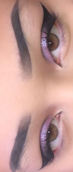 Light Goth Makeup Eye, Black And Purple Eyeliner, Makeup For Dark Purple Dress, Black And Purple Makeup Looks, Dark Pink Makeup Looks, Simple Purple Makeup Looks, Baddie Eye Makeup, Purple And Black Eyeshadow, Black And Purple Makeup