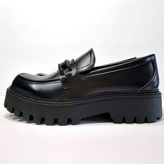 Steve Madden Women's Loafer Chunky Platform Black Patent Leather Size 8 New In Box. Please View Pictures Carefully As They Are Part Of The Description. Thank You. Shoes Steve Madden, Costume Inspo, Black Leather Loafers, View Pictures, Black Trousers, Chunky Platform, Black Patent Leather, Steve Madden Shoes, Leather Loafers