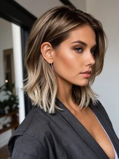 Long Brunette Bob With Highlights, Cute Hair Colors For Brunettes Short, Hair Color Ideas Bob Haircut, Blonde Hair Going Brown, Long Bob Hairstyles Brown Hair, Light Brown Hair Color Short Hair, Dark To Blonde Balayage Short Hair, Platinum Brown Balayage, Cool Skin Hair Color Ideas