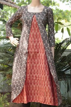 Jackets On Kurtis For Women, Jacket Style Kurti Long, Shrug Model Kurtis, Kurti With Shrug Jackets, Jacket Kurthi Model, Koti Style Kurti, New Kurti Designs, Salwar Pattern, Churidar Designs